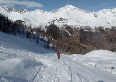 Montée à la Capanna Cristallina, 2570 m, depuis Bosco di Ossasco