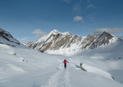 Montée à la Capanna Cristallina, 2570 m, depuis Bosco di Ossasco