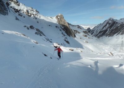 Montée à la Capanna Cristallina, 2570 m, depuis Bosco di Ossasco